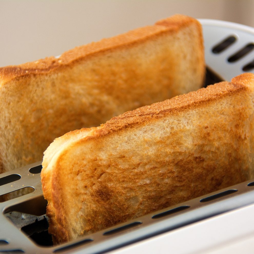 toast in toaster